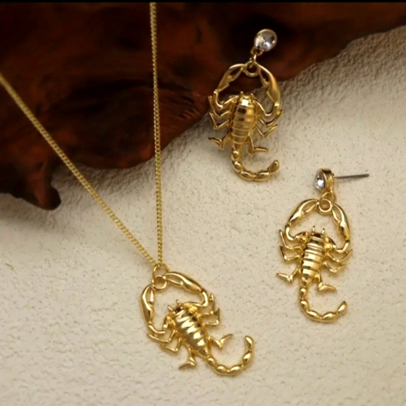 Scorpion Pendant Necklace/Earrings 14k Yellow Gold Plated Laser Cut New with Tag - Picture 3 of 10
